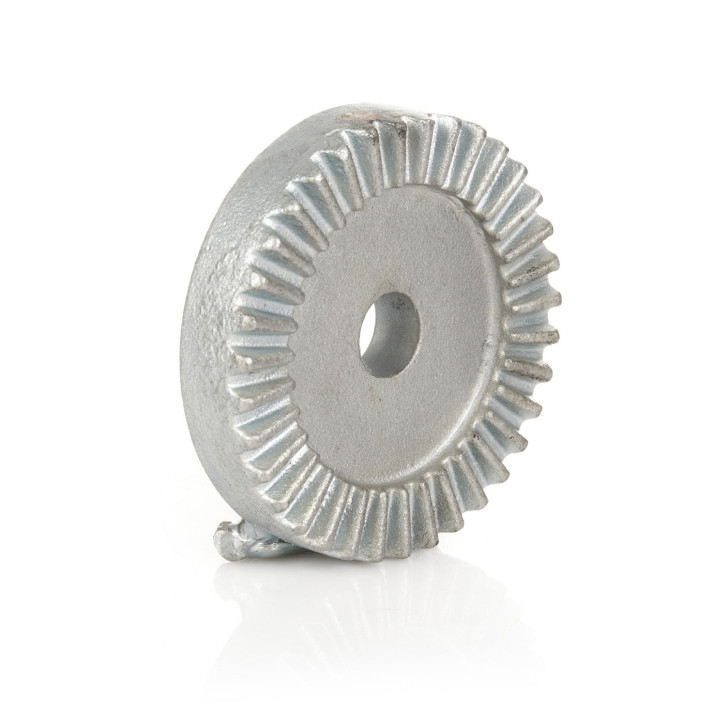 Toothed disc with anti-rotation lock 