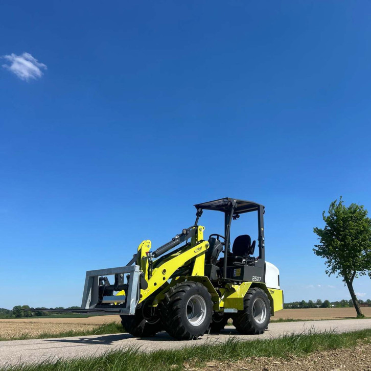 Hoflader »Fliegl 25-27« 