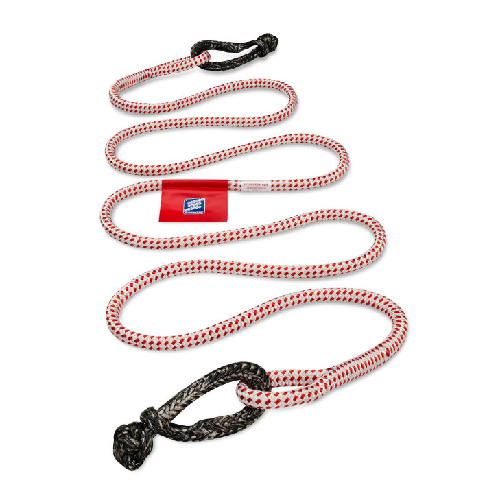 Towing cable with soft shackle 