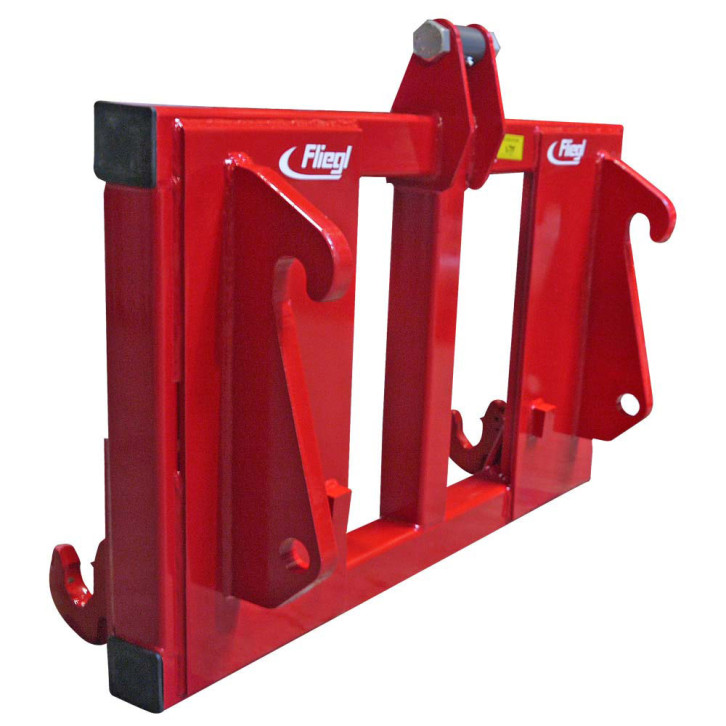 Intermediate adapter for wheel or telescopic loader 